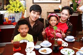 Mời bạn đánh giá truyện này! VÆ°Æ¡ng Thu PhÆ°Æ¡ng Tá»« Sieu Máº«u Ä'áº¿n Ba Chá»§ Quan CÆ¡m Viá»‡t Nam Má»›i