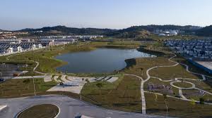 Port jogging yang santai²tak sempat nak anggarkan kalori yang terbakar.coros xde lagi.kikikienjoy view dulu la ye.jangan lupa like, komen dan. Mkh To Launch Final Commercial Phase In Hillpark Shah Alam North Edgeprop My