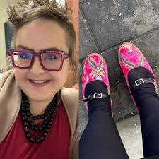 What is the best size for Dr. Gunters shoes with high arch and slightly  wider foot?