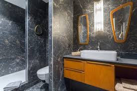 Les années 30 revisitées : Salle De Bain Retro Avec Un Carrelage Noir Et Blanc Photos Et Idees Deco De Salles De Bain Avril 2021 Houzz Fr