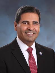 Gil Hernandez's Instagram, Twitter & Facebook