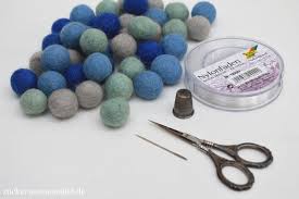 Einen teppich können sie aus vielen materialien selber machen, die sie wahrscheinlich schon zuhause haben. Schone Untersetzer Aus Filzkugeln Selbst Machen Zuckersusse Apfel Kreativer Familienblog Und Reiseblog