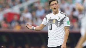 استقبل لاعبو المنتخب الألماني الأول لكرة القدم في مقر تربصهم بمدينة بولسانو الإيطالية وفدا من الاتحاد الدولي لكرة القدم فيفا قام بإجراء اختبارات للكشف عن. Ø¨Ø¹Ø¯ Ø§Ø¹ØªØ²Ø§Ù„ Ø£ÙˆØ²ÙŠÙ„ Ù‡Ø°Ø§ Ø§Ù„Ù„Ø§Ø¹Ø¨ Ø³ÙŠØ­Ù…Ù„ Ø±Ù‚Ù… 10 Ù…Ø¹ Ø§Ù„Ù…Ø§Ù†Ø´Ø§ÙØª Ø£Ø®Ø¨Ø§Ø± Ø³ÙƒØ§ÙŠ Ù†ÙŠÙˆØ² Ø¹Ø±Ø¨ÙŠØ©