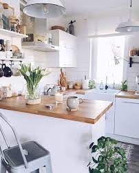 Terlebih lagi, kita tahu bahwa dapur merupakan ruangan yang digunakan untuk proses memproduksi dan menyimpan makanan. Solusi Rumah Kecil Desain Ruang Makan Dapur Jadi 1