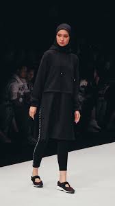 Trend fashion hijab 2020, style hijab remaja kekinian 2020, style hijab casual simple, fashion hijab remaja casual, style hijab 2020, style hijab trend fashion hijab modis 2019 untuk wanita masa kini berhijab adalah kewajiban bagi wanita muslim bagi kalian yang berhijab memiliki sifat tomboy. Trend Fashion Hijab Terbaru Dari Jakarta Fashion Week 2020