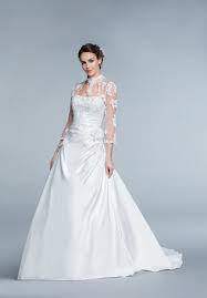 Pour faire son choix, s'inspirer ou juste pour le plaisir des yeux, découvrez les modèles phares des robes tati collection 2017. Epingle Sur La Mode Mariage