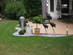 Rasenkante 14 Cm Hoch Schmal Aus Alu Zink Material Mit Bodenversteifungskante Schmaler Garten Rasenkanten Und Garten