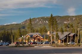 With a stay at headwater's lodge & cabins at flagg ranch in moran, you'll be on a river, just steps from john d. Headwaters Lodge Cabins At Flagg Ranch Hotel Overview