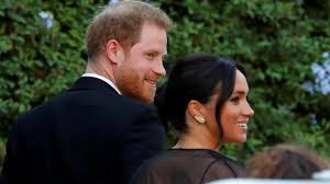 Bellissimi gli sposi, toccante la cerimonia con gli omaggi alla compiante mamma. Harry E Meghan A Roma Per Il Matrimonio Dell Amica Che Li Fece Incontrare Youtube