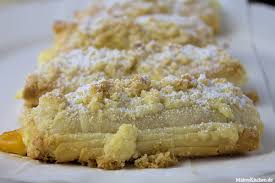 Mit diesem rezept kannst du den dünnen teig selber machen. Strudelrollchen Mit Mango Quarkfullung Und Butterstreusel