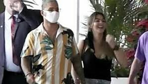Can't get you off her mind and gets jealous when you talk to another girl.even if it's your mom! The Identity Of Maluma S New Girlfriend Is Finally Discovered Junipersports