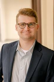 Douglas Shank's Instagram, Twitter & Facebook