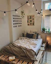 Make your space a reflection of you with the right bedroom style or decorating theme that suits you perfectly. For More Click On The Photo To Visit The Site Chambre Chambreboheme Bohemiandecor Ideen Fur Kleine Schlafzimmer Kleines Schlafzimmer Gemutliches Wohnen