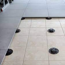 Photo d'ambiance du carrelage en grés cérame pleine masse 20x20 panaria rosso misto antidérapant r12 imitant le pavé ce carrelage est idéal pour chemin en pente, piscine ou carrelage extérieur forte épaisseur 61x61 20mm r11 aston dark. Novoceram Outdoor Plus 20mm Carrelage Pour L Exterieur Et Clipsable Sol En Pierre Terrasse Sur Plots Carrelage Exterieur Sur Plot