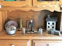 Shelf styling is a low risk/high reward way to practice your interior design skills. Primitive Decorating Ideas Primitive Mountain Quilts And Crafts
