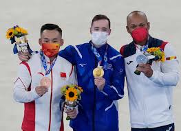 טכס קבלת המדליה האולימפית הישראלית באתונה בנוכחות השופט הבינלאומי אהרון בוצר Sw6hk4gizs9zwm