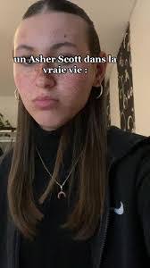 Yasmine Warner's Instagram, Twitter & Facebook