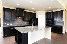 See more ideas about espresso cabinets, kitchen design, kitchen remodel. Pin By Jennifer Dunlop On Random Ideas White Modern Kitchen White Kitchen Remodeling Kitchen Cabinets With Black Appliances