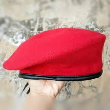 Di tni, hampir tiap kesatuan memiliki warna baret khas. Topi Baret Merah Baret Kopassus Baret Tni Shopee Indonesia
