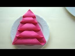 Deine seite rund um das servietten falten. Servietten Falten Weihnachten Einfache Tischdeko Weihnachten Weihnachtsbaum Youtube