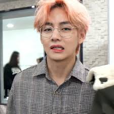 Top 20 best sims 4 glasses mods & cc packs to download (all free) by nelson chitty this post may contain affiliate links. Taehyung With Glasses Lï½ï½–ï½…ï½Œï½™ Tï½ï½…ï½ˆï½™ï½•ï½Žï½‡ Facebook