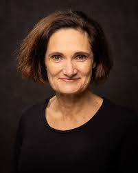 Deidre Kraft's Instagram, Twitter & Facebook