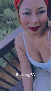 Kaye Denton's Instagram, Twitter & Facebook