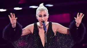 Malika ayane senza fare sul serio testo #malikaayane #naif #senzafaresulserio #testi #canzoni #musica. Sanremo 2021 Malika Ayane Colleghi Cantanti Basta Fingere Anche Noi Facciamo Flop