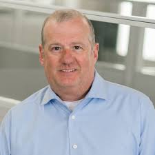 Paul Luster's Instagram, Twitter & Facebook