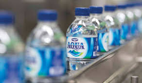 Harga aqua air mineral botol mini 330ml 330 ml 1dus isi 24 gojek. Daftar Harga Air Mineral Terbaru Mei 2021