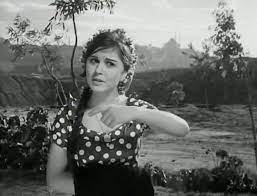 سعاد حسني في السفيرة عزيزة 1961 egyptian beauty egyptian actress arab celebrities