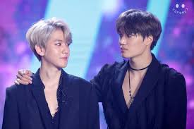 Protection (wts) exo offcial photocard. Baekhyun Kai Exo Melon Music Award 171202 Exo Couple Baekhyun Cool Kids Club