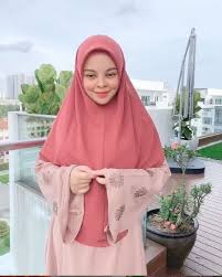 Maybe you would like to learn more about one of these? Sejuk Mata Memandang Netizen Puji Penampilan Siti Sarah Bertudung Labuh Gempak
