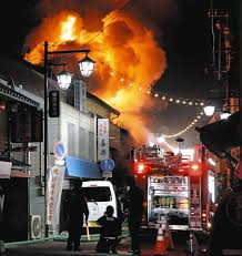 豊川稲荷近くの飲食店が全焼 閉店後に出火、けが人なし：中日新聞Web