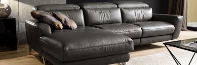 Das sofa sollte regelmäßig entstaubt werden, um stickige luft zu vermeiden. Damit Das Ledersofa Auf Ewig Schon Bleibt Unsere Tipps Fur Die Lederpflege