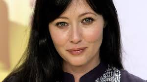 733,957 likes · 295 talking about this. Beverly Hills 90210 Stars Stehen Shannen Doherty Bei