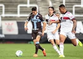 Em 2009, flamengo, são paulo, e internacional brigavam pelo título. Corinthians E Derrotado Pelo Flamengo E Sofre Maior Goleada Na Arena Desde 2014