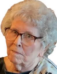 Elaine Cantrell's Instagram, Twitter & Facebook