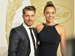 Hirscher made his world cup debut in march 2007. Auf Ibiza Marcel Hirscher Heiratet Seine Laura Stars Vol At
