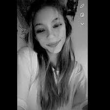 Leslie Burchfield's Instagram, Twitter & Facebook