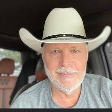 Amanda Percival's Instagram, Twitter & Facebook