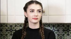 Burcu özberk, 12 aralık 1989 yılında eskişehir'de dünyaya gelmiştir. Burcu Ozberk Kimdir Kac Yasinda Afili Ask In Ayse Si Burcu Ozberk Nereli Guncel Haberler Milliyet