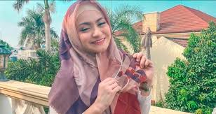 Maybe you would like to learn more about one of these? Sahabat Nathalie Holscher Beberkan Calon Istri Sule Sudah Menikah Dan Punya Anak