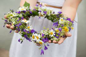 Näytä lisää sivusta midsommar facebookissa. How To Celebrate Midsummer In Sweden In 2021 Rough Guides
