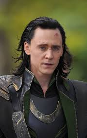 Наиболее известен по фильмам «полночь в париже» (2011). Harizmatichnyj Zlodej Loki