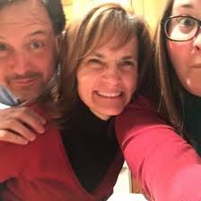 Sheryl Bray's Instagram, Twitter & Facebook