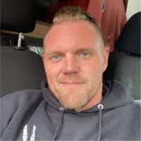 Derek Hillyer's Instagram, Twitter & Facebook