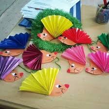 Igel Basteln 35 Einfache Diy Ideen Mit Niedlichen Fratzen Basteln Herbst Bastelideen Kinderbasteleien