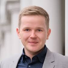 Oliver Lange's Instagram, Twitter & Facebook