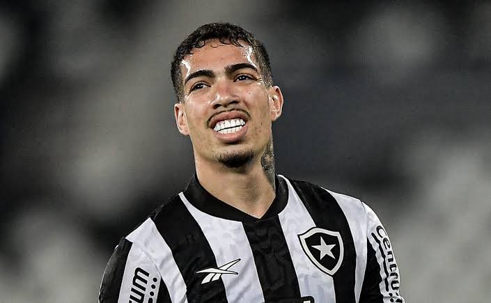 Negócio fechado: Vitória acerta com mais um reforço para 2025